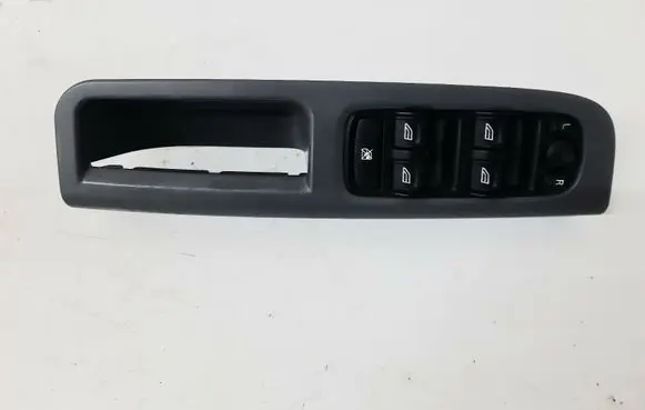 Volvo V50 Electric window control switch 30773210