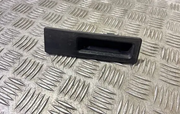 BMW 3 F30 F35 F31 Tailgate opening switch 7368752 51247368752 10822910