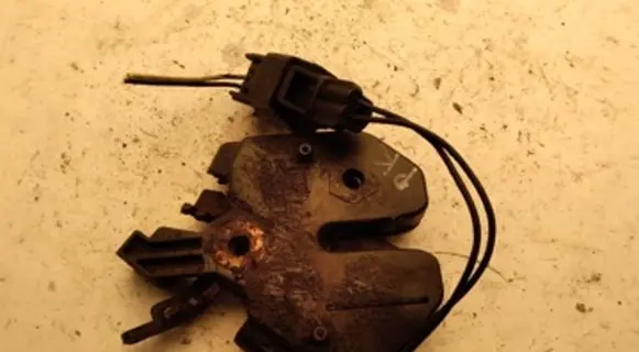Volvo S80 Engine bonnet/hood lock/catch 9187048 9187049