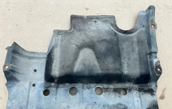 Nissan Patrol Y61 Center/middle under tray cover 50820VB000