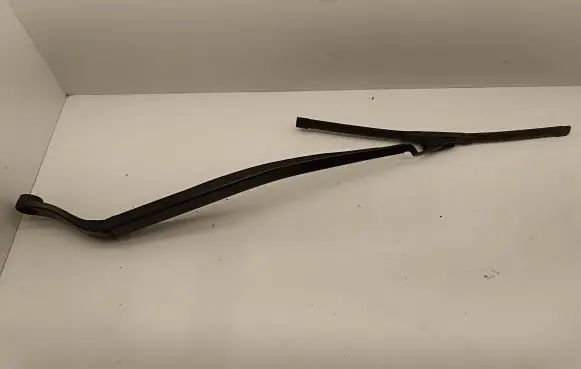 Chrysler Pacifica Front wiper blade arm 2586