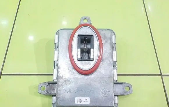Volvo C30 LED ballast control module 130732926901