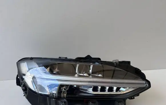 Volvo S90, V90 Headlight/headlamp 31655729