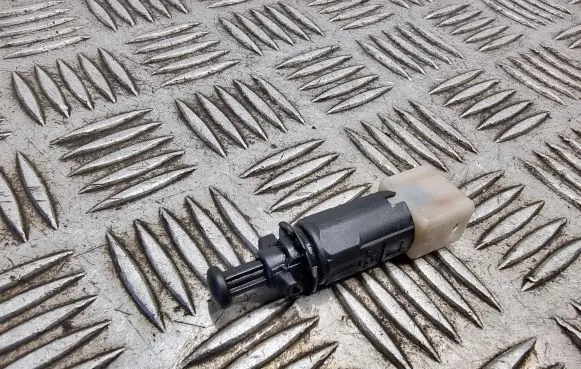 Brake pedal sensor switch
