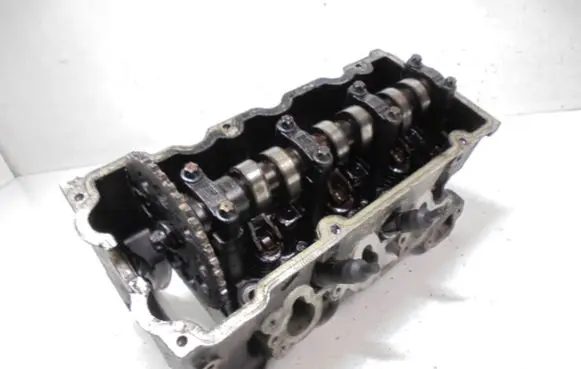 Smart ForTwo I Engine head 0001747V003