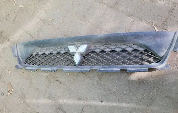 Mitsubishi ASX Front bumper upper radiator grill 6402A216