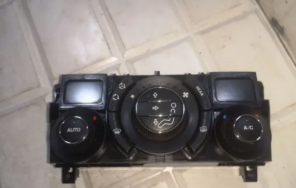 Peugeot 5008 Climate control unit 96738323XT