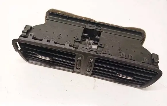 Volkswagen PASSAT B6 Dash center air vent grill 3c1819728e
