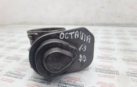 Skoda Octavia Mk2 (1Z) Throttle valve 038128063G