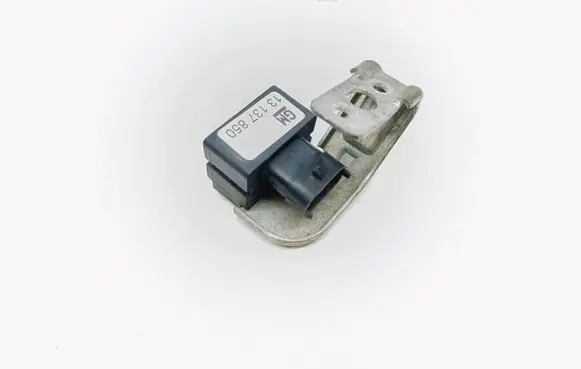 Opel Zafira B Sensor 13137850