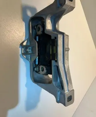Mercedes-Benz GLA W156 Engine mount bracket A2462402517