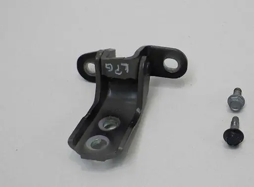 Suzuki Swace Front door upper hinge