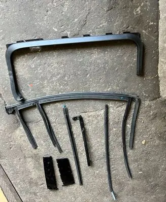 Ford C-MAX I Trim molding braknumeruczci
