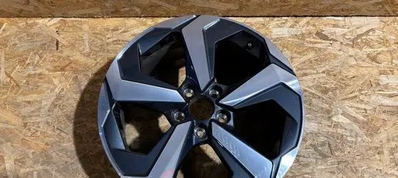 Nissan Qashqai J12 R18 alloy rim B012890