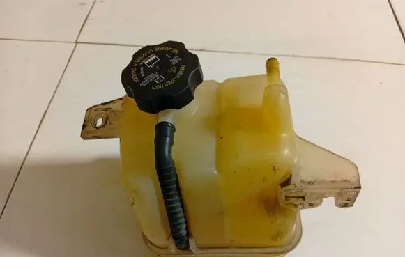 Opel Antara Coolant expansion tank/reservoir 20813489