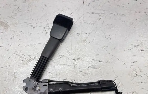 BMW 2 F22 F23 Front seatbelt buckle 725938704 7259387
