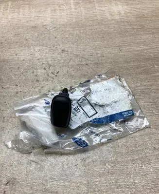 Ford B-MAX Windshield washer spray nozzle 1858100