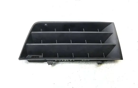 Renault Megane II Front bumper lower grill 8200114157e K3124