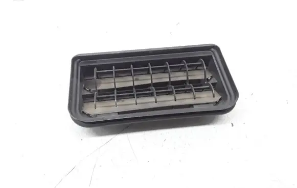 Volkswagen Jetta V Quarter panel pressure vent 3C0819465