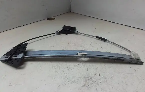 Mazda 6 Front window lifting mechanism without motor