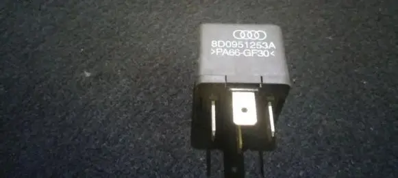 Audi A4 S4 B7 8E 8H Other relay 8d0951253 373
