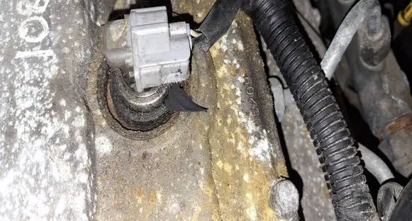 Mazda 5 Fuel injector 