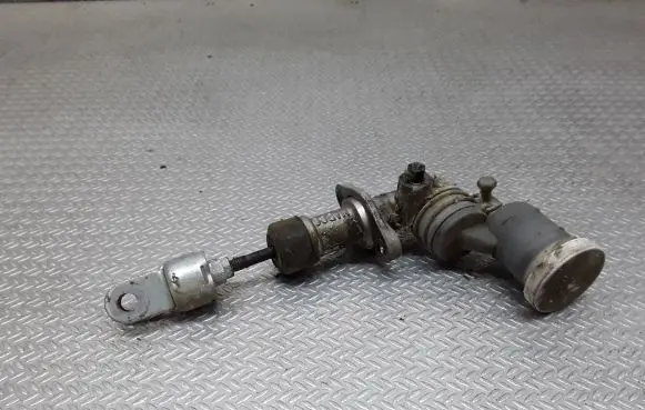 Mitsubishi Pajero Clutch master cylinder