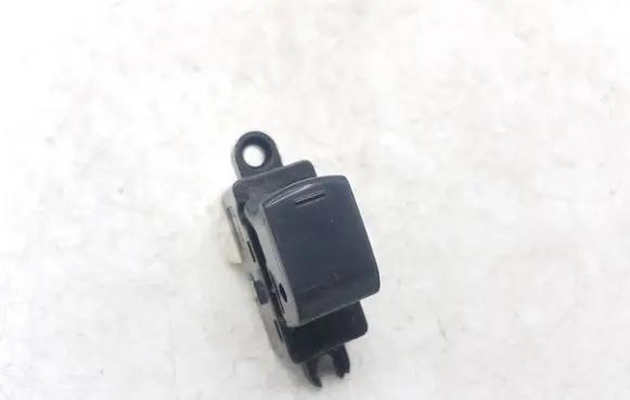 Nissan X-Trail T30 Electric window control switch 4Y17Z