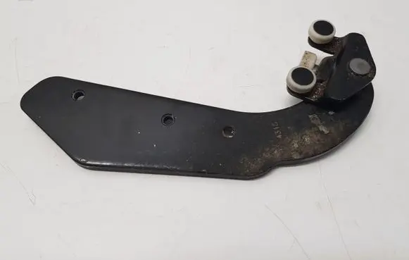 Mercedes-Benz Vito Viano W447 Sliding door lower roller guide/hinge A4477601547