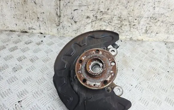 Volkswagen e-Golf Front wheel hub