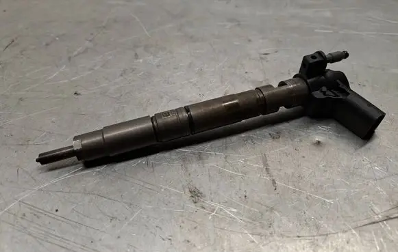 Volkswagen Golf VI Fuel injector 03L130277 0445116030 04451160302121