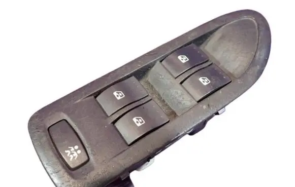 Renault Laguna II Quarter vent window switch