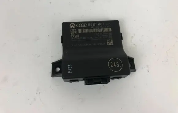 Audi A4 S4 B8 8K Gateway control module 8R0907468F 2840745806300 8R0907468A