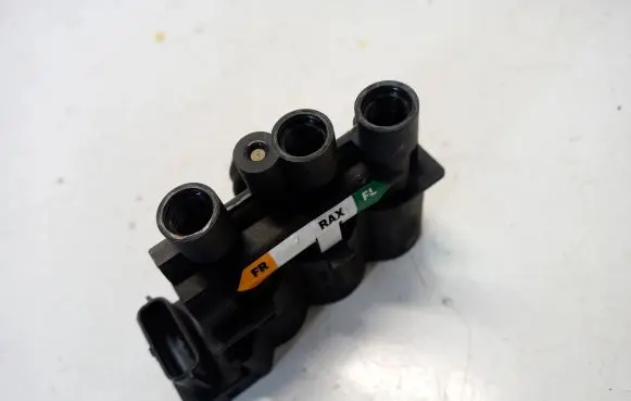 Land Rover Range Rover L405 Rear shock absorber actuator solenoid CPLA-5B710-AC