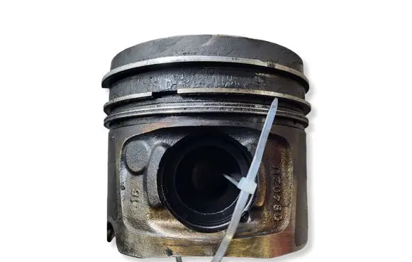 BMW 1 E81 E87 Piston N47D20C