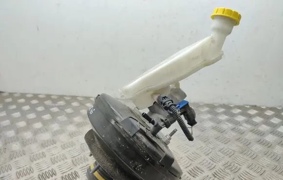 Citroen C3 Aircross Brake booster 9813761080