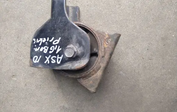Mitsubishi ASX Engine mount bracket MN184058