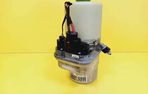 Seat Ibiza IV (6J,6P) Power steering pump 6R0423156