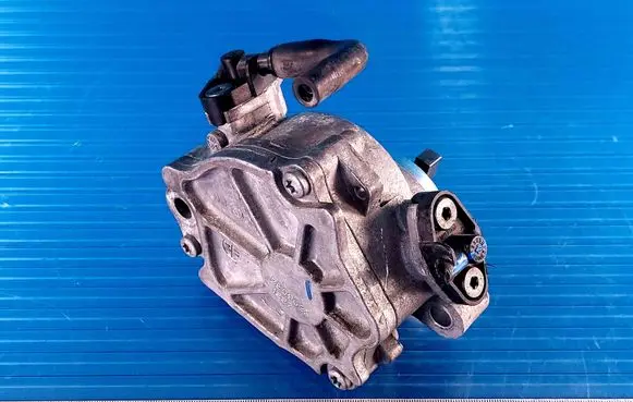 Peugeot 508 Vacuum pump 9684786780 2B0902X