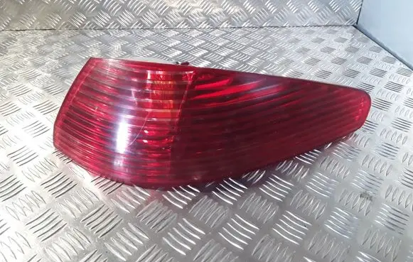 Peugeot 607 Rear/tail lights 2543D