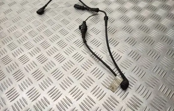 Volkswagen Touareg II Front ABS sensor wiring 7P0971279C