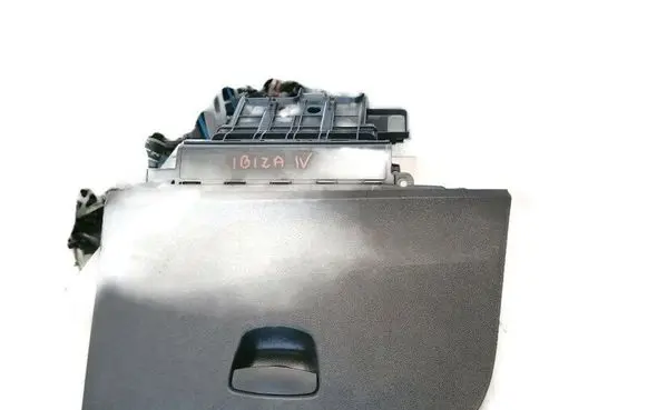 Seat Ibiza IV (6J,6P) Glove box