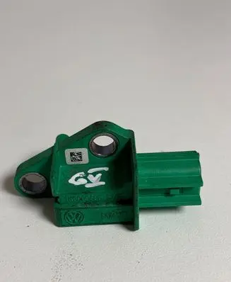 Volkswagen Golf V Airbag deployment crash/impact sensor 1K0909606 5WK43273