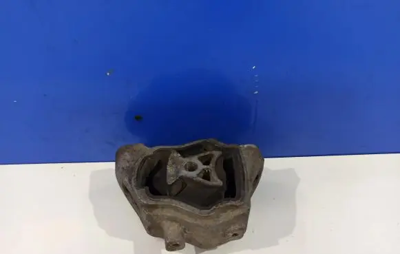 Volvo XC60 Engine mount bracket 31277314