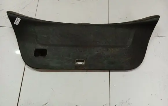 Toyota Yaris Other trunk/boot trim element 677500D010