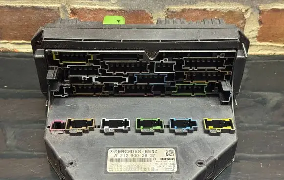 Mercedes-Benz E W212 SAM control unit A2129002627 A2319021303