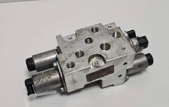 BMW X5 E70 Active stabilizer control/valve assembly 6794578 29105430H