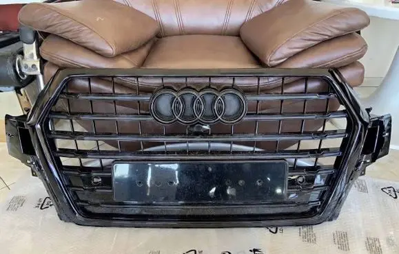 Audi Q7 4M Front bumper upper radiator grill 4M0853651L 4M0853651B 4M0853651C