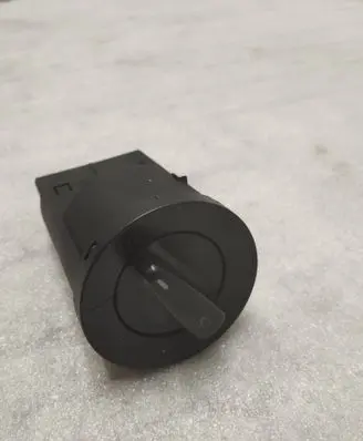 Volkswagen Golf IV Light switch 1C0941531