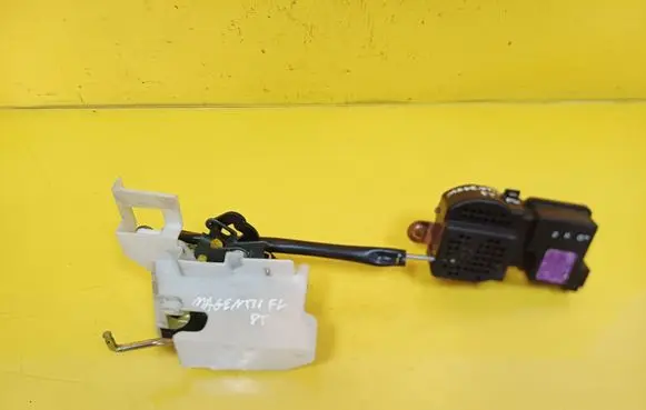 KIA Magentis Rear door lock 957803C000